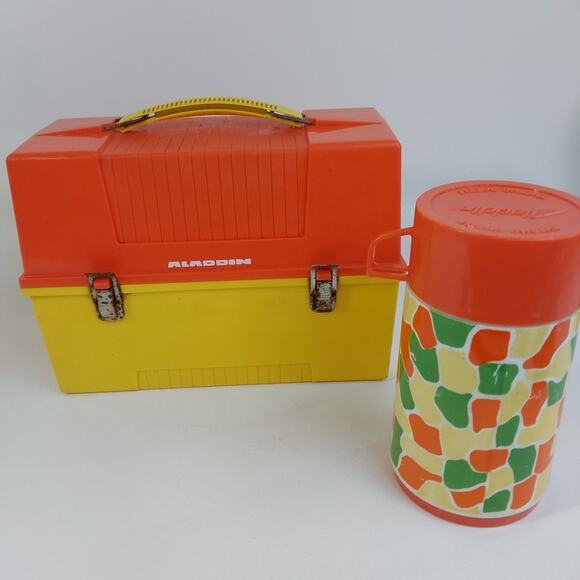 Vintage Retro Aladdin USA Plastic Dome Top Lunch Box Yellow & Orange - Picture 1 of 8